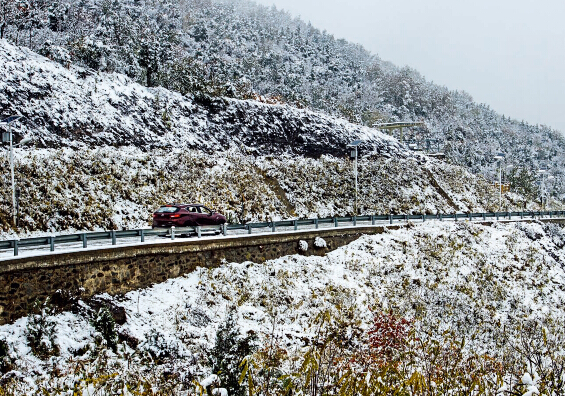 家用汽车 踏雪开山 东南dx7 1.5t自动挡高清图片
